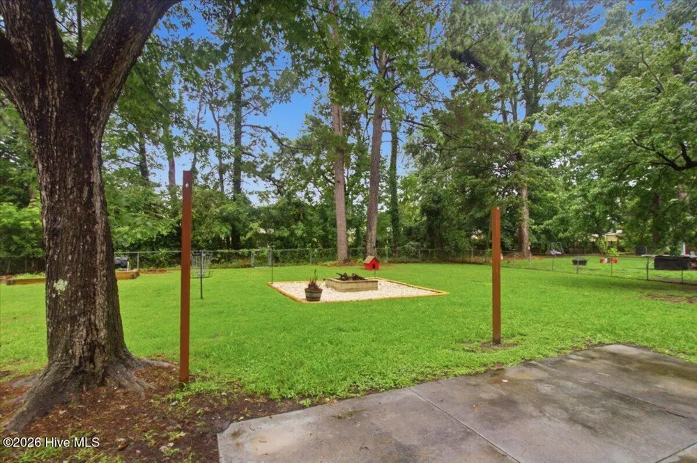 208 Greenbriar Drive Jacksonville, NC 28546