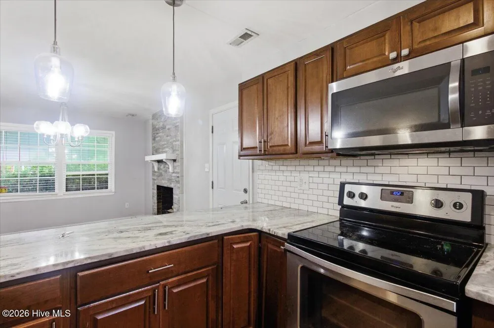 208 Greenbriar Drive Jacksonville, NC 28546