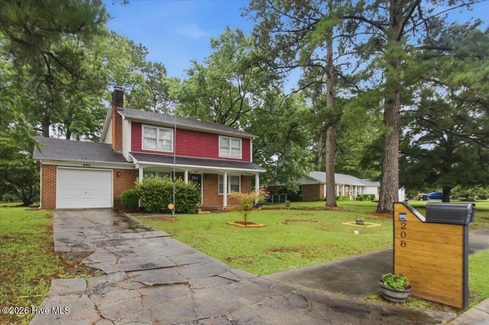 208 Greenbriar Drive Jacksonville, NC 28546