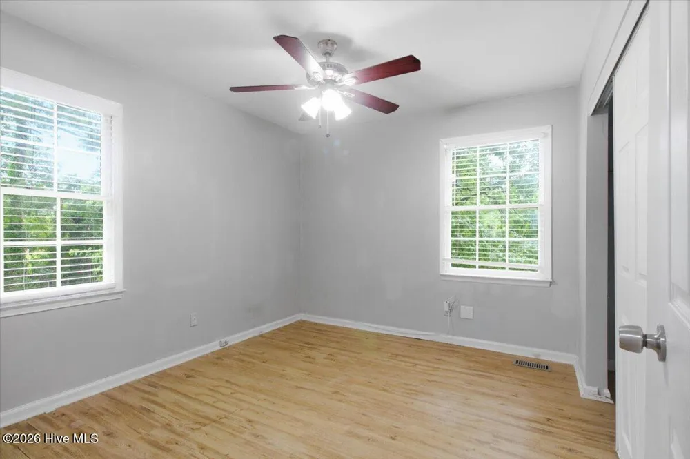 208 Greenbriar Drive Jacksonville, NC 28546