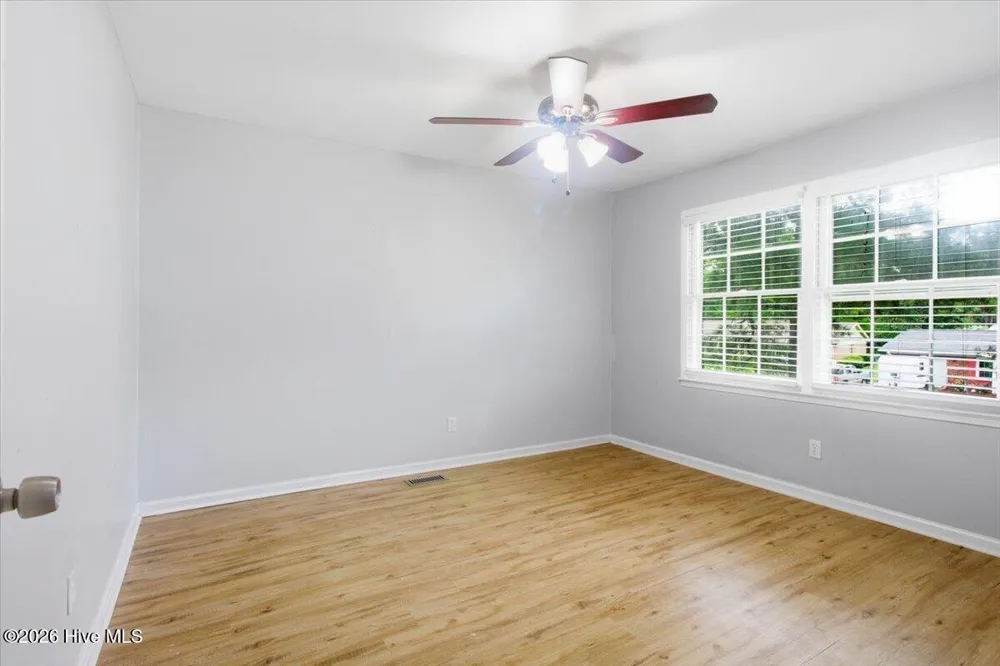 208 Greenbriar Drive Jacksonville, NC 28546