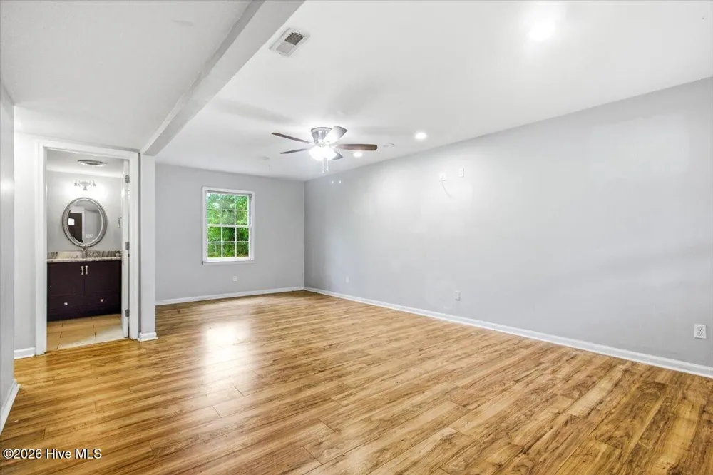 208 Greenbriar Drive Jacksonville, NC 28546