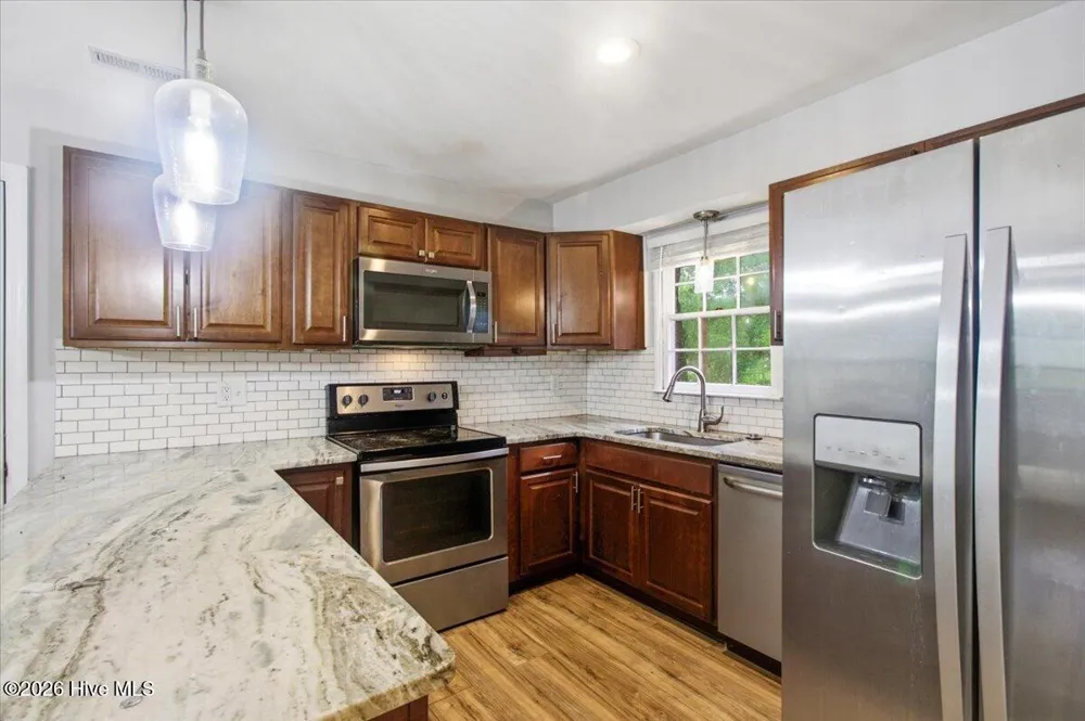 208 Greenbriar Drive Jacksonville, NC 28546