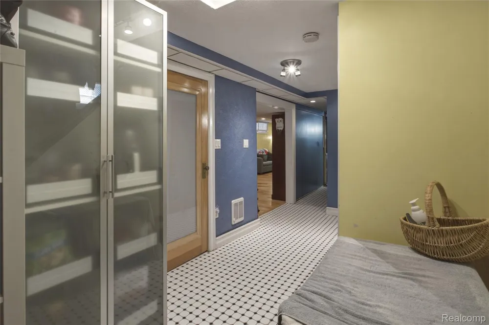 442 Melborn Street Dearborn City, MI 48128