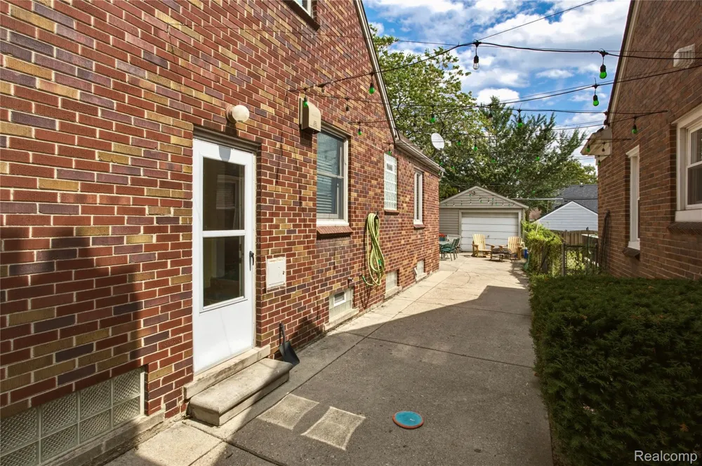 442 Melborn Street Dearborn City, MI 48128