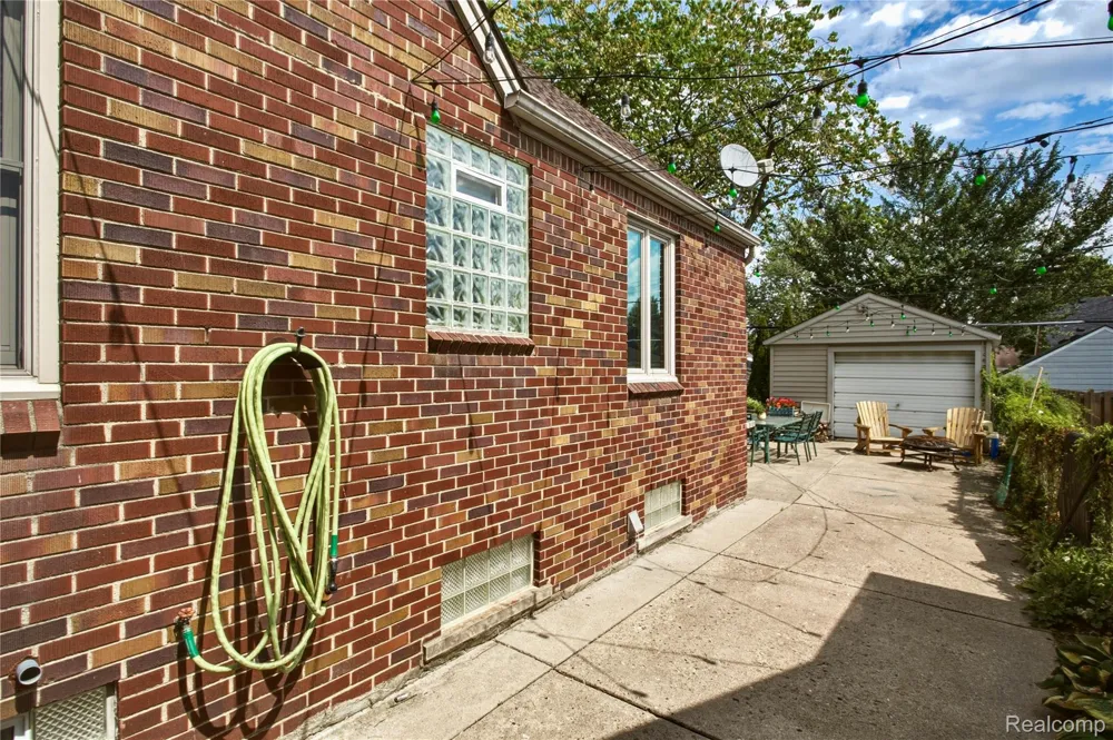 442 Melborn Street Dearborn City, MI 48128