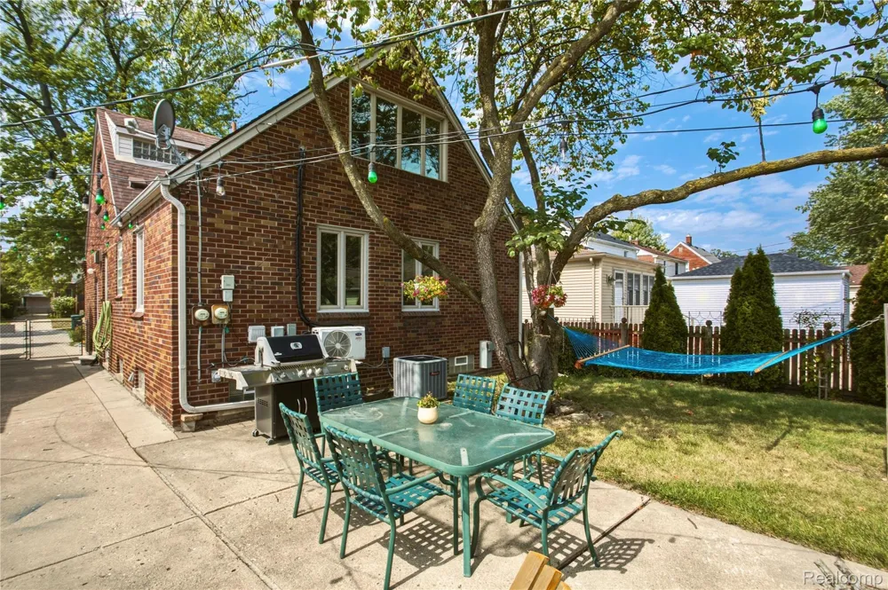442 Melborn Street Dearborn City, MI 48128