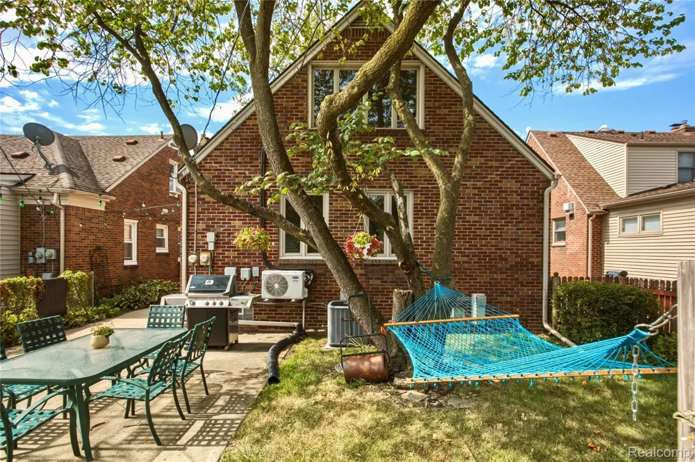 442 Melborn Street Dearborn City, MI 48128