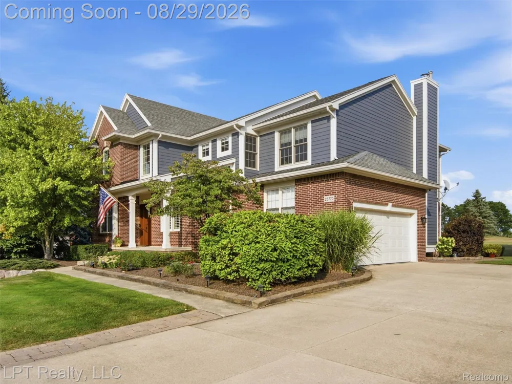23770 Spy Glass Hill Lyon Charter Township, MI 48178