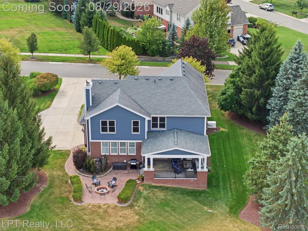 23770 Spy Glass Hill Lyon Charter Township, MI 48178