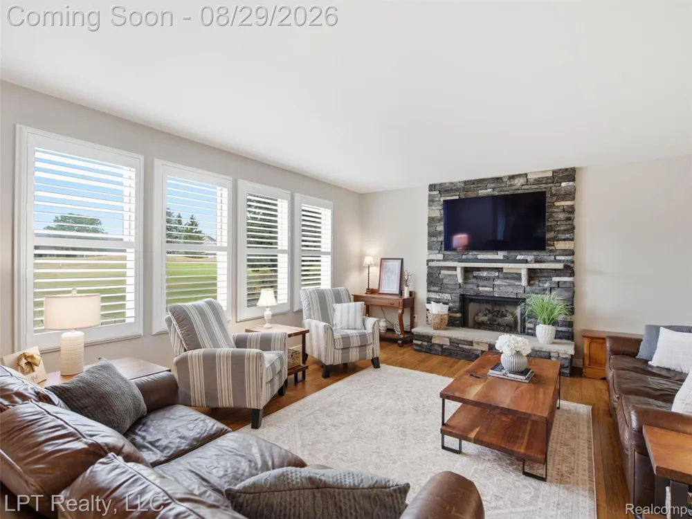 23770 Spy Glass Hill Lyon Charter Township, MI 48178