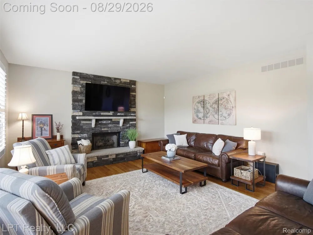 23770 Spy Glass Hill Lyon Charter Township, MI 48178