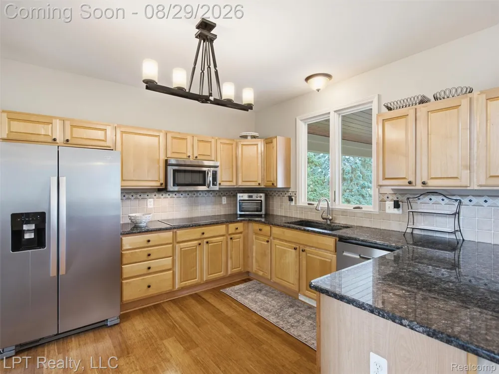 23770 Spy Glass Hill Lyon Charter Township, MI 48178