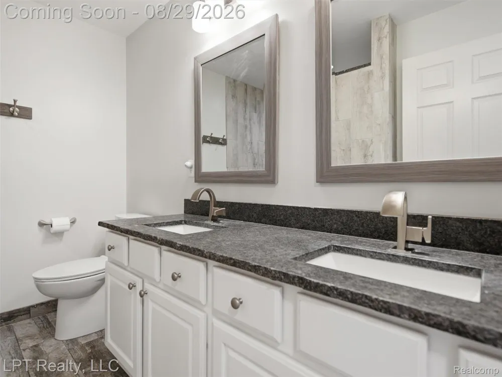 23770 Spy Glass Hill Lyon Charter Township, MI 48178