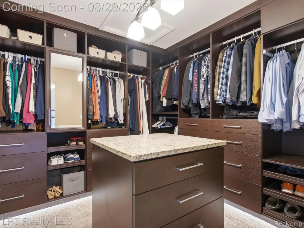 23770 Spy Glass Hill Lyon Charter Township, MI 48178