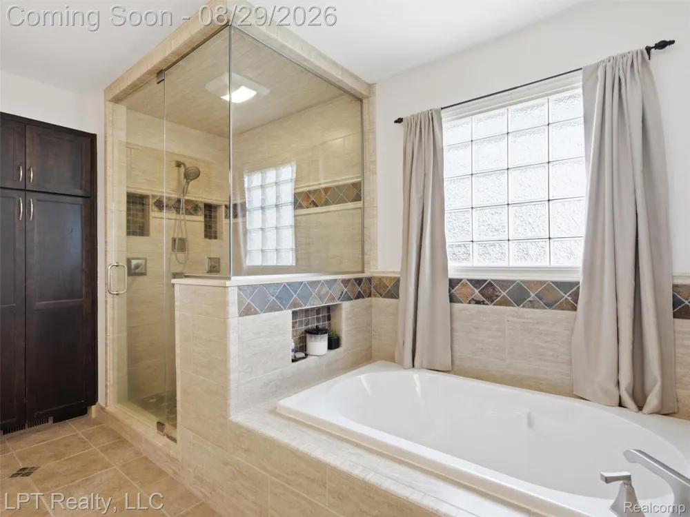 23770 Spy Glass Hill Lyon Charter Township, MI 48178