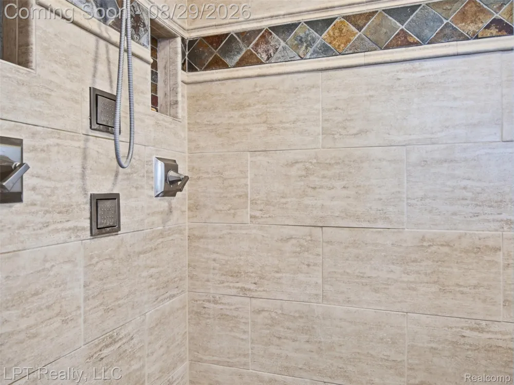 23770 Spy Glass Hill Lyon Charter Township, MI 48178