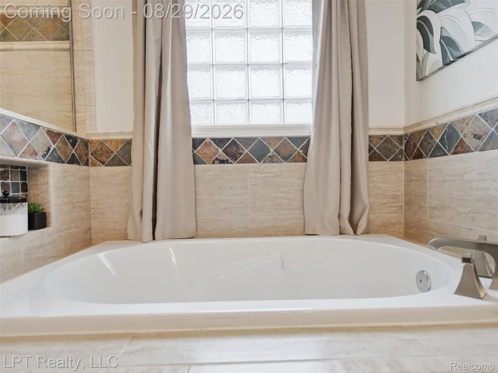 23770 Spy Glass Hill Lyon Charter Township, MI 48178
