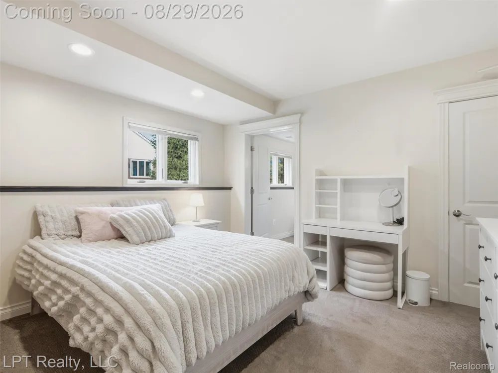 23770 Spy Glass Hill Lyon Charter Township, MI 48178