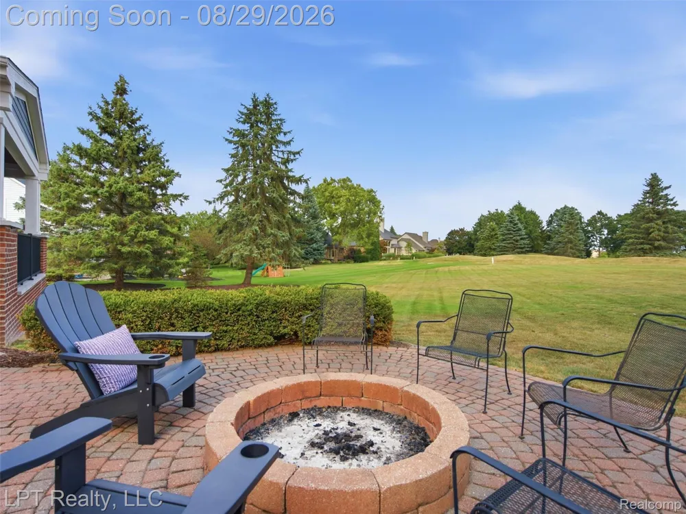 23770 Spy Glass Hill Lyon Charter Township, MI 48178