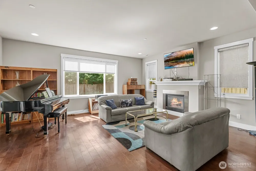 35703 20th Avenue SW Federal Way, WA 98023