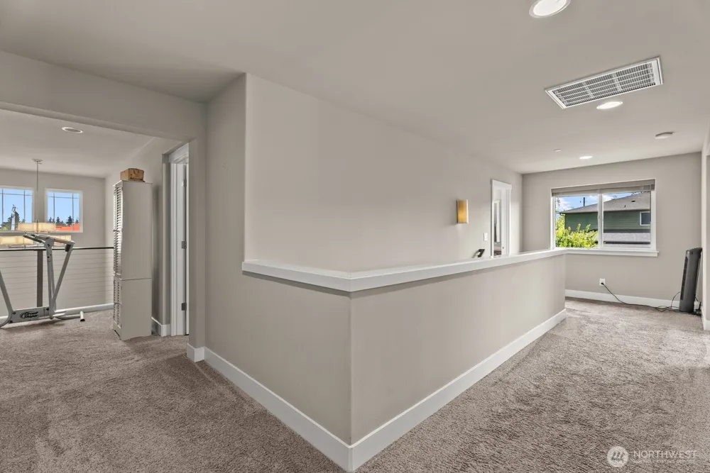 35703 20th Avenue SW Federal Way, WA 98023