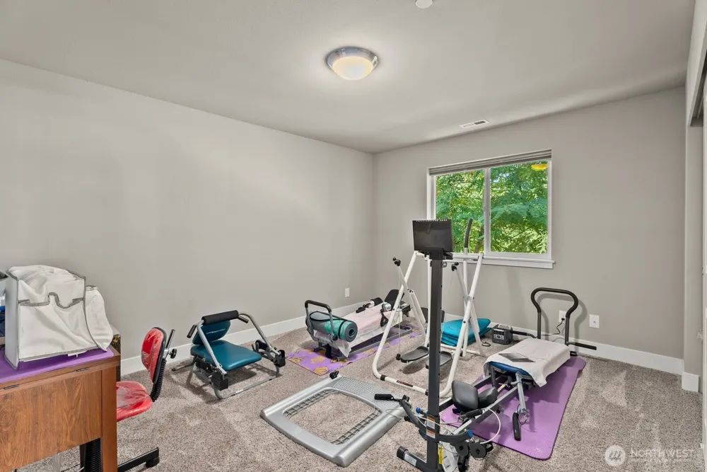 35703 20th Avenue SW Federal Way, WA 98023