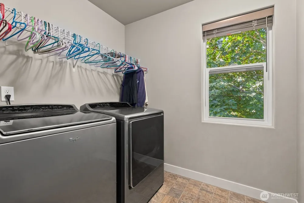 35703 20th Avenue SW Federal Way, WA 98023