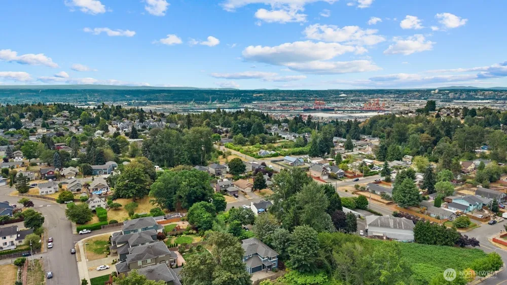 35703 20th Avenue SW Federal Way, WA 98023