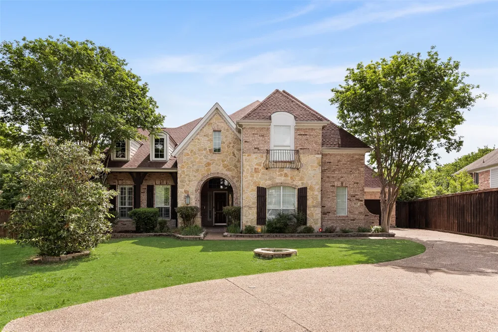 663 Links View Court Grand Prairie, TX 75052