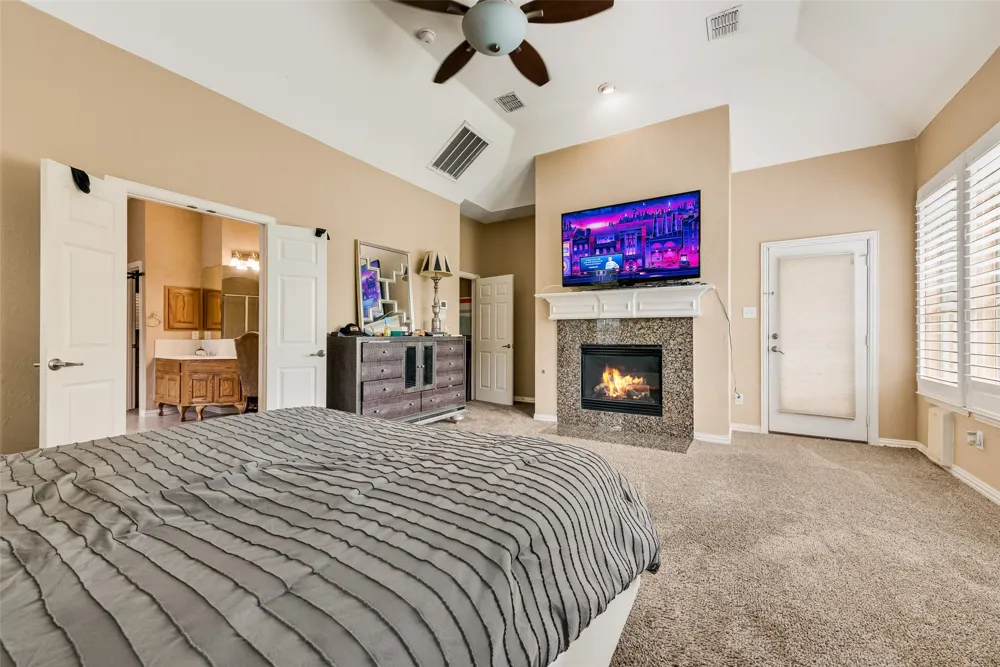 663 Links View Court Grand Prairie, TX 75052