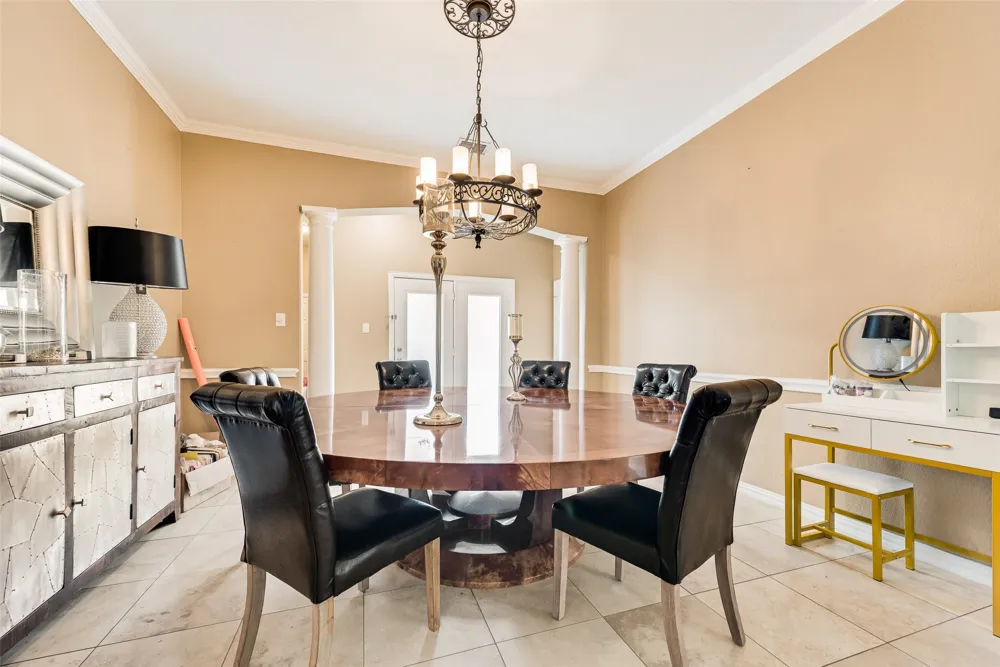 663 Links View Court Grand Prairie, TX 75052