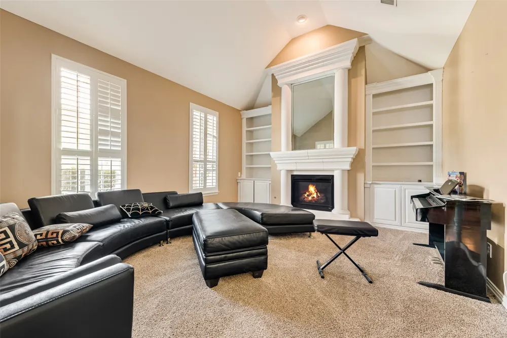 663 Links View Court Grand Prairie, TX 75052