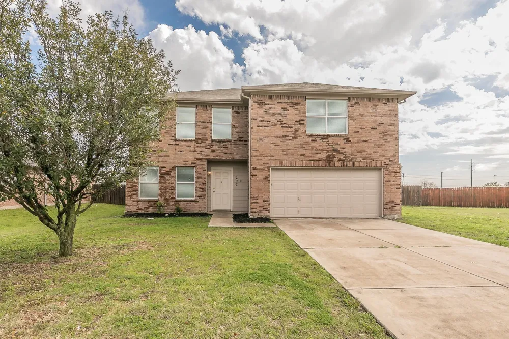 202 Cheyenne Drive Waxahachie, TX 75165