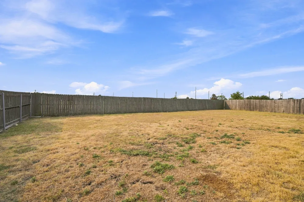 202 Cheyenne Drive Waxahachie, TX 75165