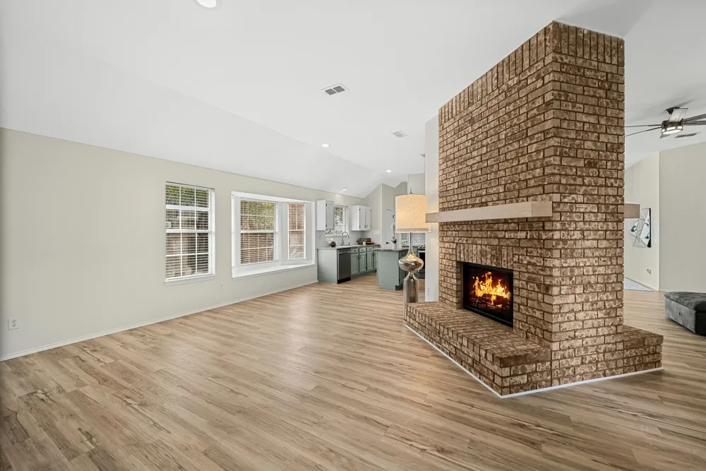 5084 Lakeshore Boulevard The Colony, TX 75056