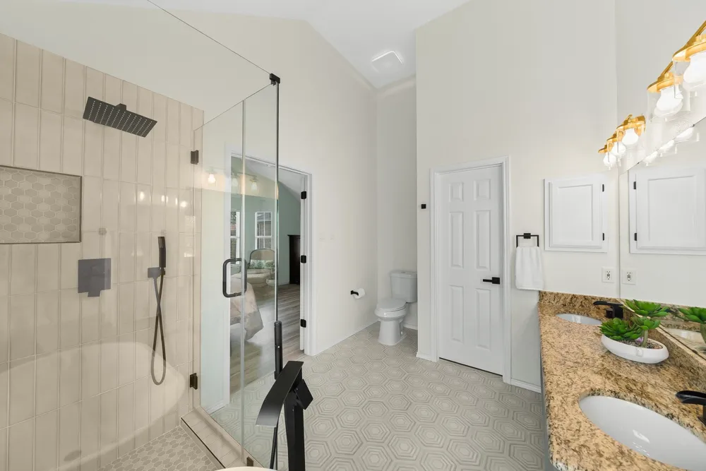 5084 Lakeshore Boulevard The Colony, TX 75056
