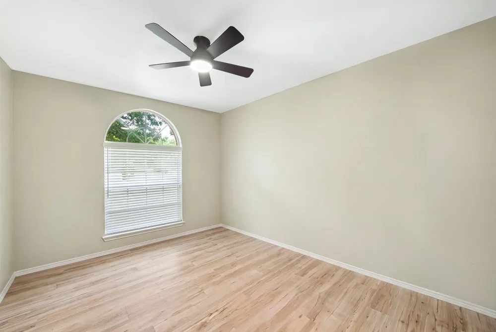 5084 Lakeshore Boulevard The Colony, TX 75056