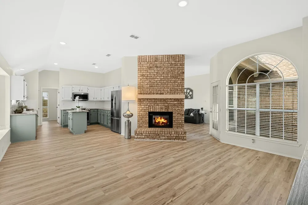 5084 Lakeshore Boulevard The Colony, TX 75056