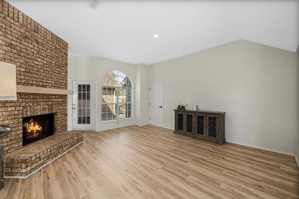 5084 Lakeshore Boulevard The Colony, TX 75056