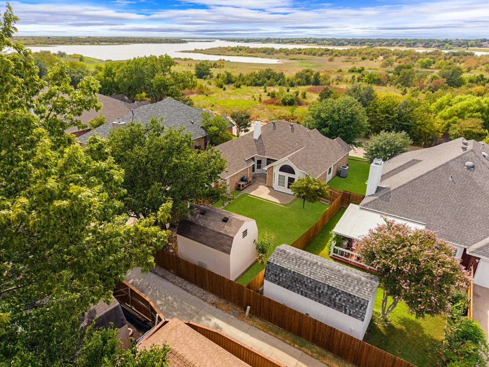 5084 Lakeshore Boulevard The Colony, TX 75056