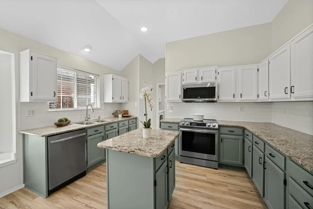 5084 Lakeshore Boulevard The Colony, TX 75056