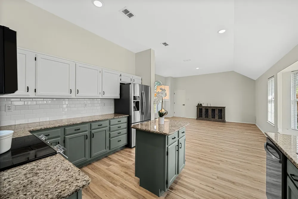 5084 Lakeshore Boulevard The Colony, TX 75056