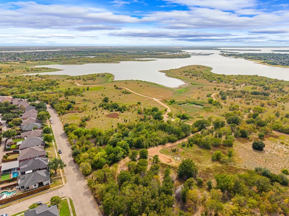 5084 Lakeshore Boulevard The Colony, TX 75056