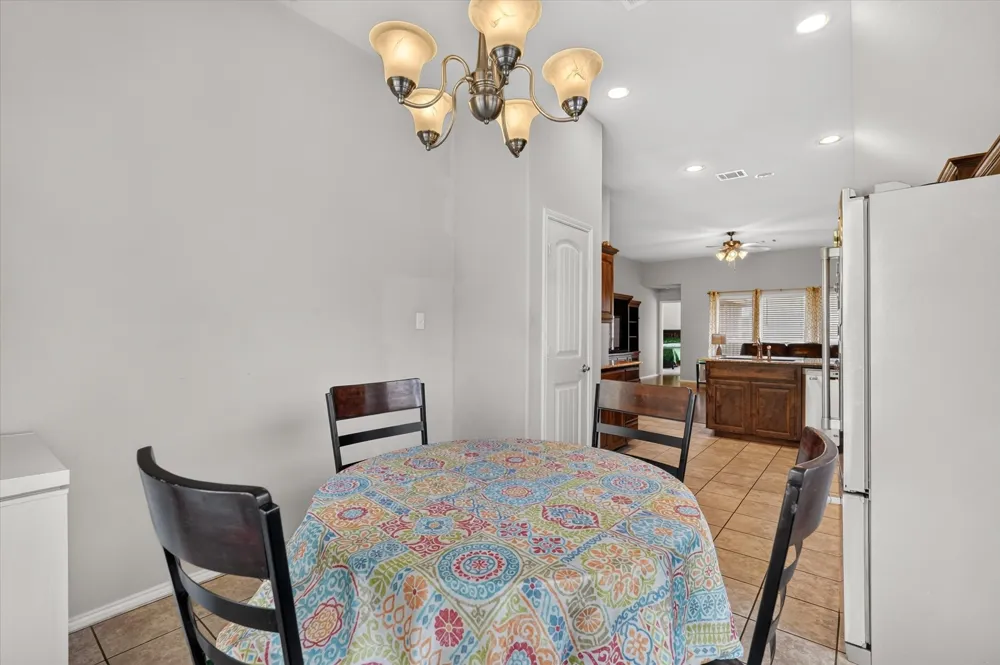902 Mockingbird Lane Glenn Heights, TX 75154