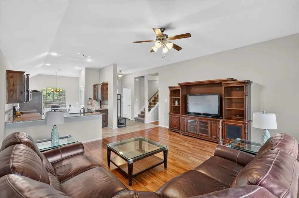 902 Mockingbird Lane Glenn Heights, TX 75154