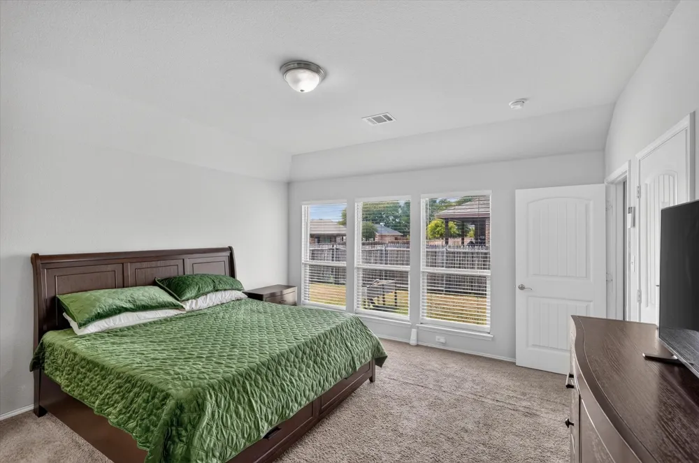 902 Mockingbird Lane Glenn Heights, TX 75154