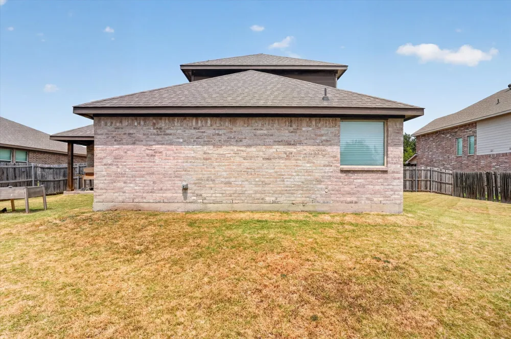 902 Mockingbird Lane Glenn Heights, TX 75154