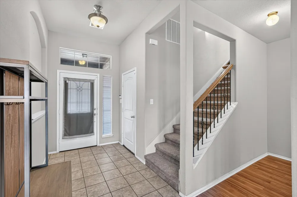 902 Mockingbird Lane Glenn Heights, TX 75154