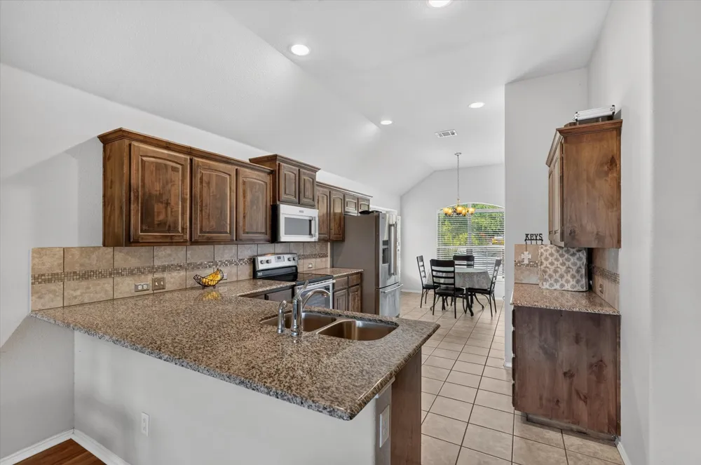 902 Mockingbird Lane Glenn Heights, TX 75154